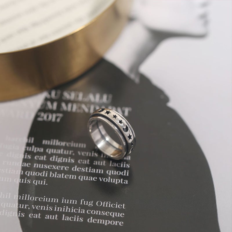 Retro Star & Moon Rotating Ring